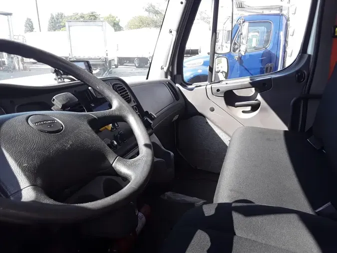 2018 FREIGHTLINER M2 106