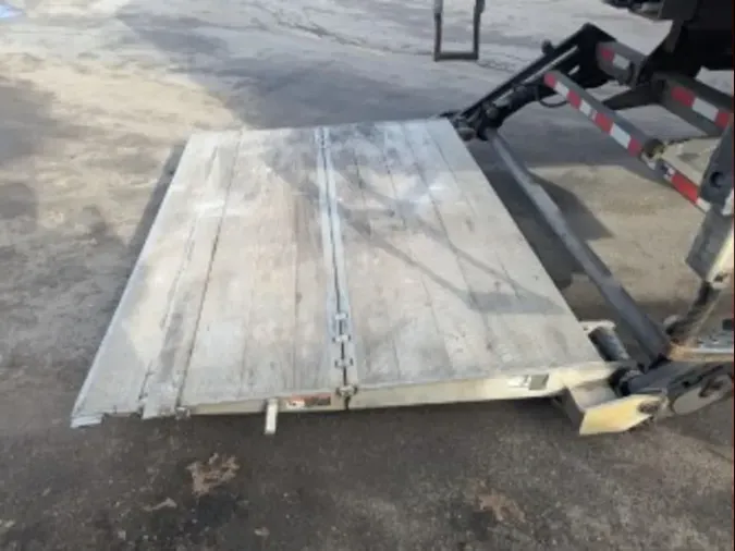 2019 FREIGHTLINER/MERCEDES M2 106