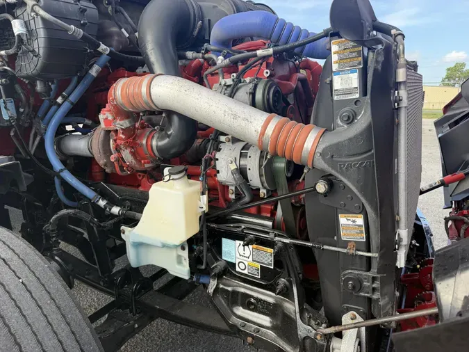 2023 Peterbilt 579880730fc42230ab7c6e8e7c3e7336a2c