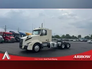 2020 VOLVO VNL300