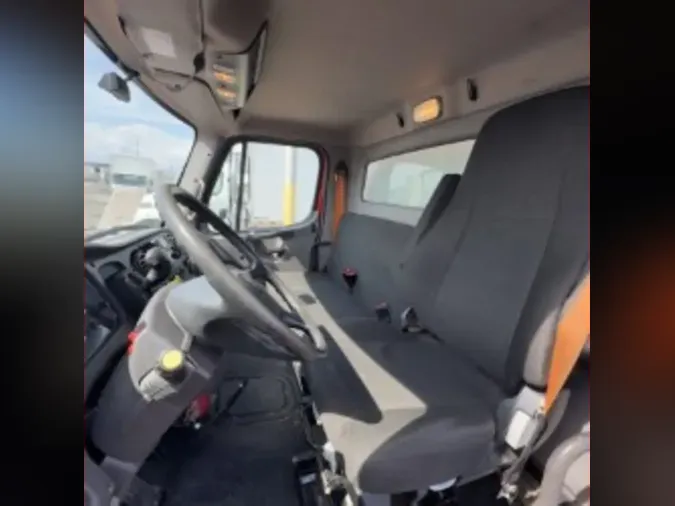 2022 FREIGHTLINER/MERCEDES M2 106