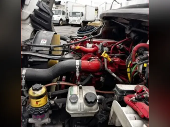 2019 FREIGHTLINER M2 106