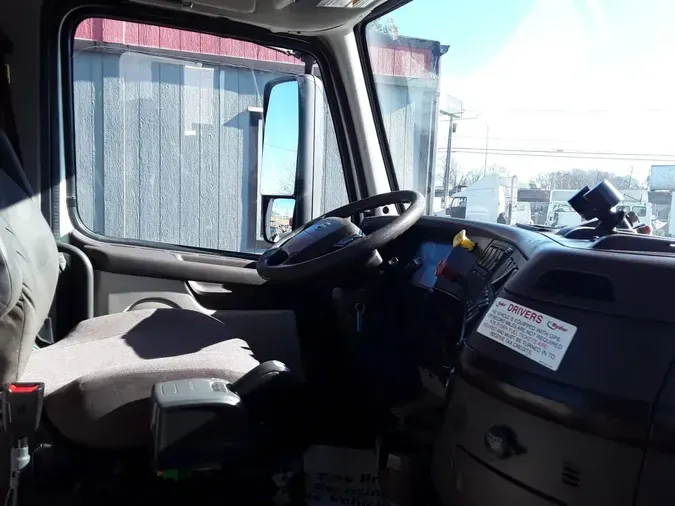 2016 VOLVO VNL42TRACTOR