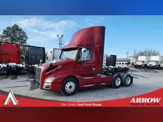 2022 VOLVO VNL64T300