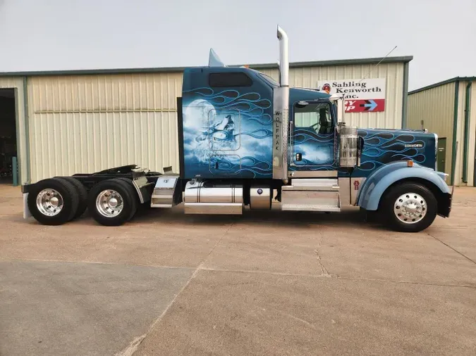 2021 Kenworth W900L