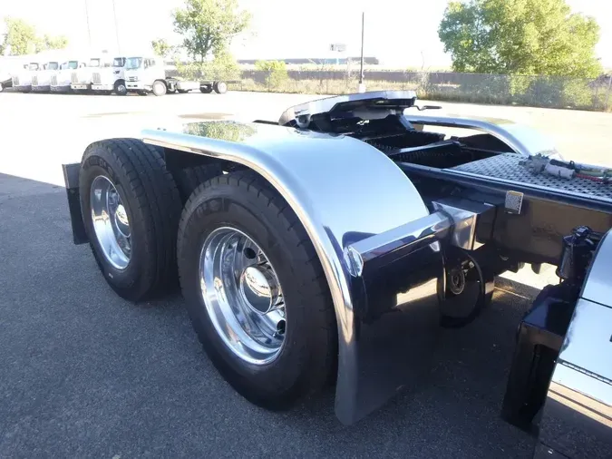 2021 Peterbilt 389