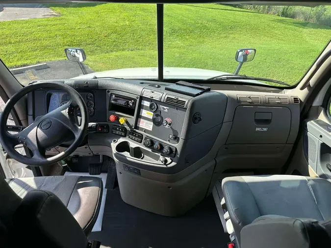 2019 FREIGHTLINER CASCADIA