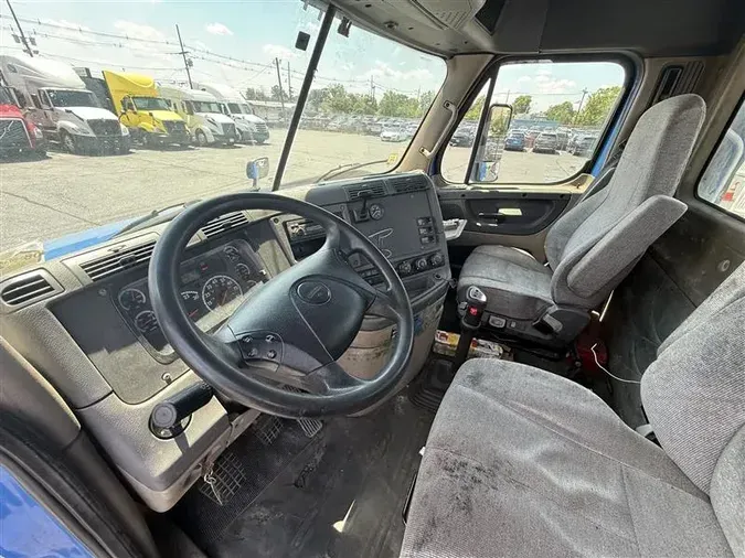 2013 FREIGHTLINER CASCADIA