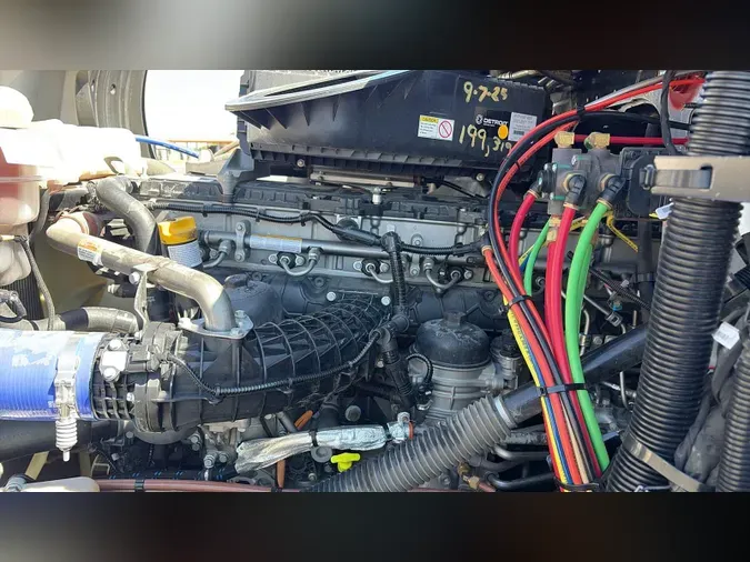 2025 Freightliner Cascadia 126881070452654d32142f869192aad54d8