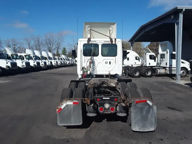 2018 FREIGHTLINER/MERCEDES CASCADIA 125