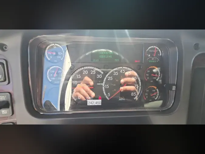 2020 FREIGHTLINER/MERCEDES M2 106