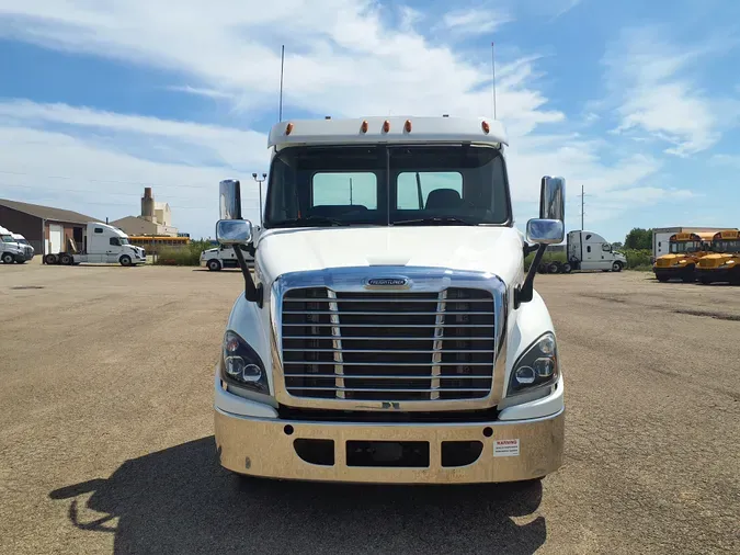 2016 FREIGHTLINER/MERCEDES CASCADIA 113