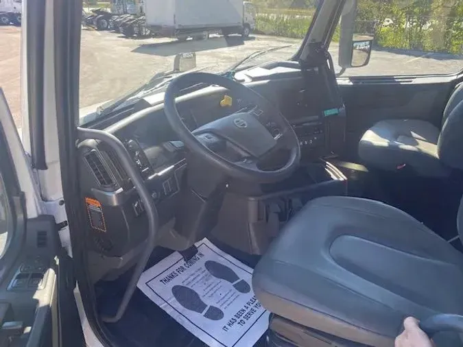 2023 Volvo VNR64T3008828f853c268b97240d3409a47924c35