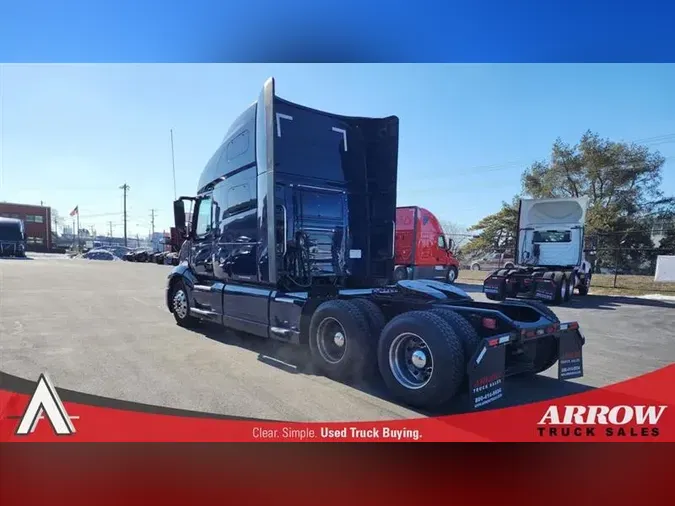 2021 VOLVO VNL760