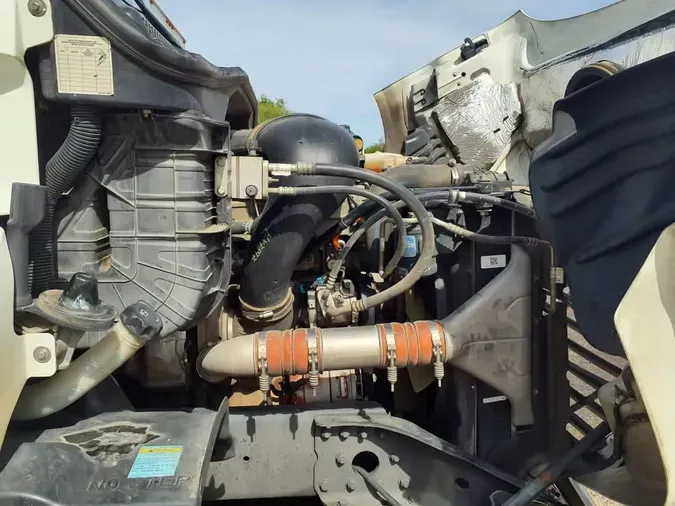 2017 FREIGHTLINER/MERCEDES CASCADIA 113