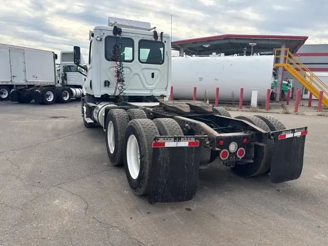2019 FREIGHTLINER/MERCEDES NEW CASCADIA 116