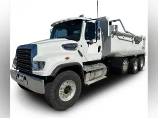 2025 Freightliner FL114SD