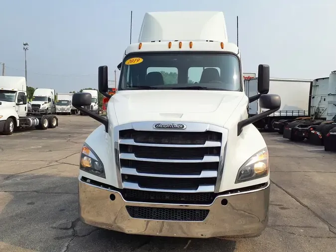 2019 FREIGHTLINER NEW CASCADIA PX12664