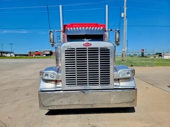 2022 Peterbilt 389