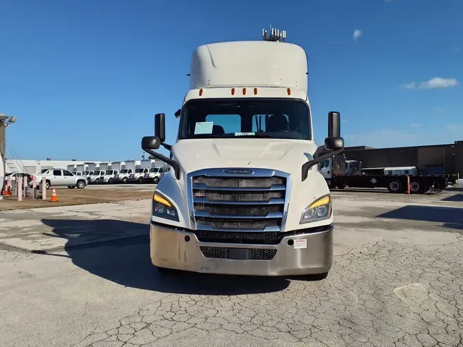 2019 FREIGHTLINER/MERCEDES NEW CASCADIA 116
