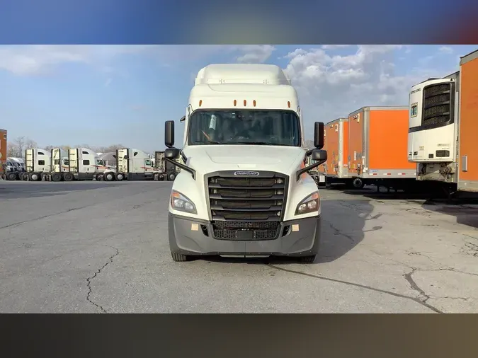 2021 Freightliner Cascadia 1268834cd61cdb1aee63437fb756fc378c7