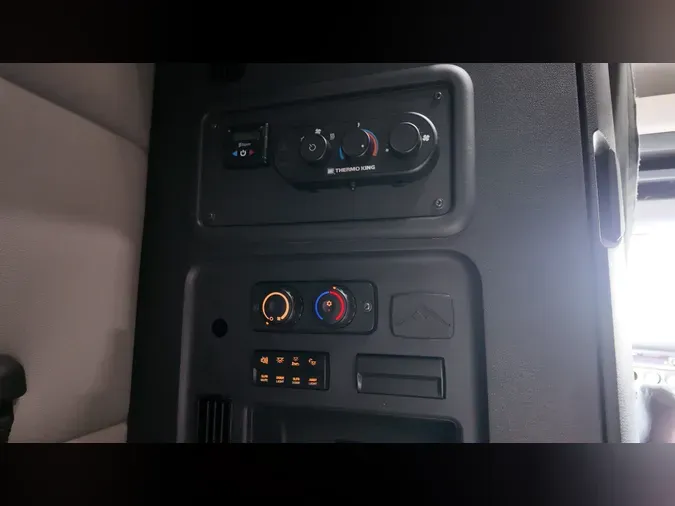 2020 FREIGHTLINER CASCADIA 126
