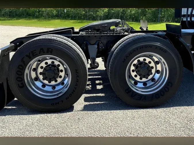 2022 INT LT625 6x4