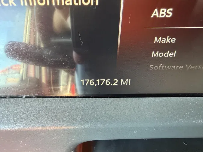 2023 Peterbilt 579