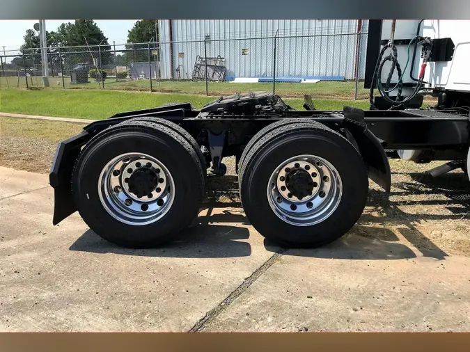 2023 INT LT625 6x4