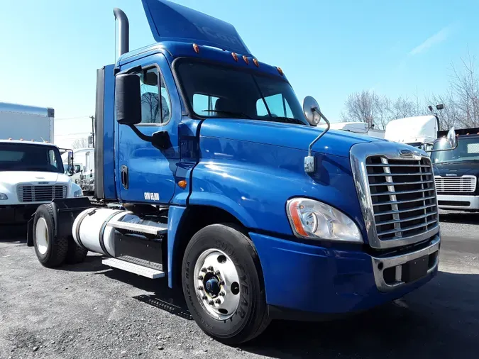 2017 FREIGHTLINER/MERCEDES CASCADIA 125