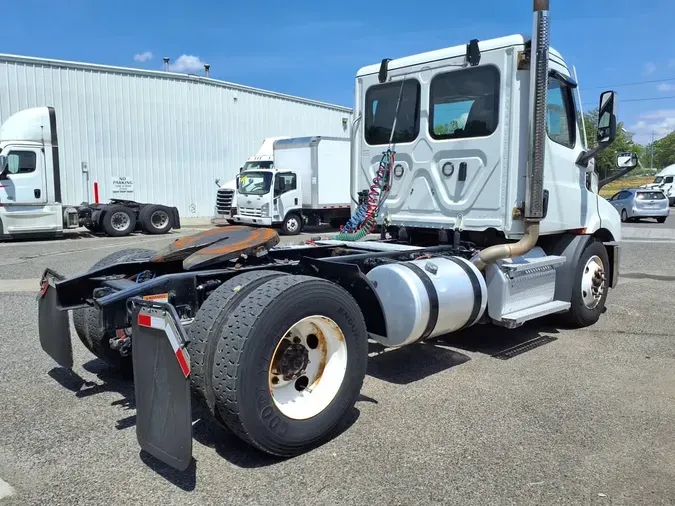 2020 FREIGHTLINER/MERCEDES NEW CASCADIA 116
