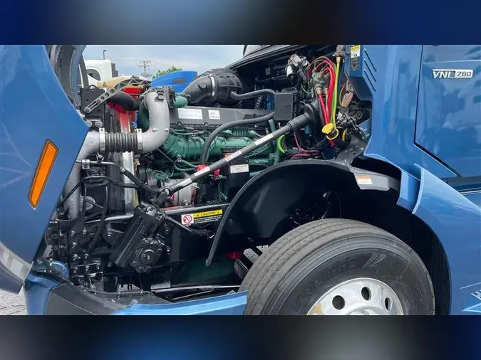 2020 VOLVO VNL760