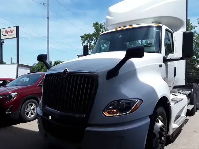 2022 NAVISTAR INTERNATIONAL LT625 DAYCAB T/A8846dc4bd9257a9bf6875181d0438a68