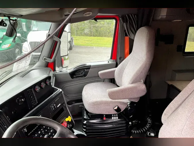 2021 INT LT625 6x4