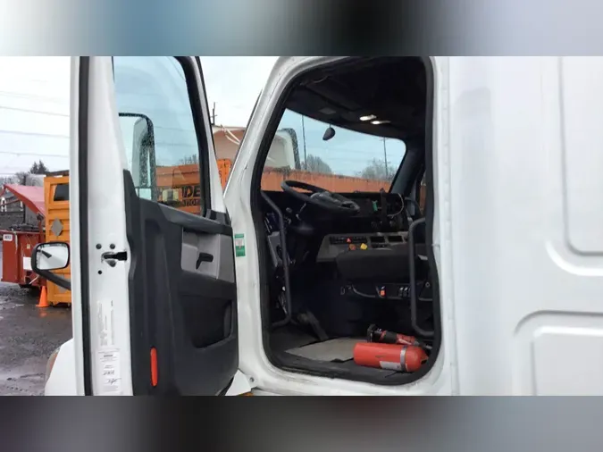 2020 Freightliner Cascadia