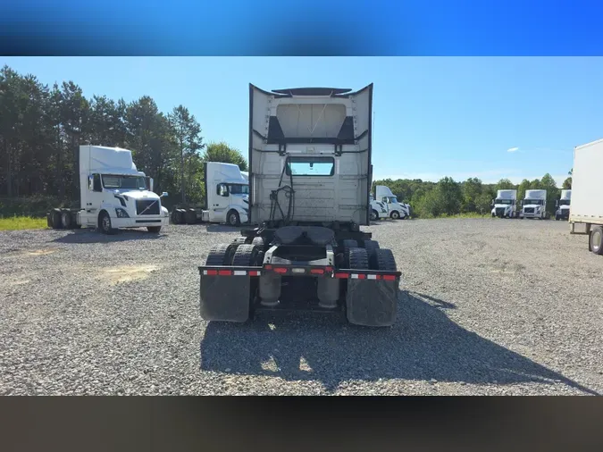2019 Volvo VNL300