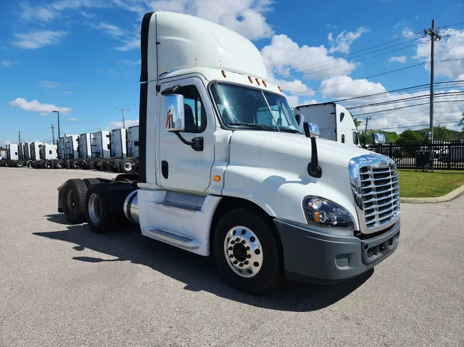 2018 FREIGHTLINER/MERCEDES CASCADIA 125