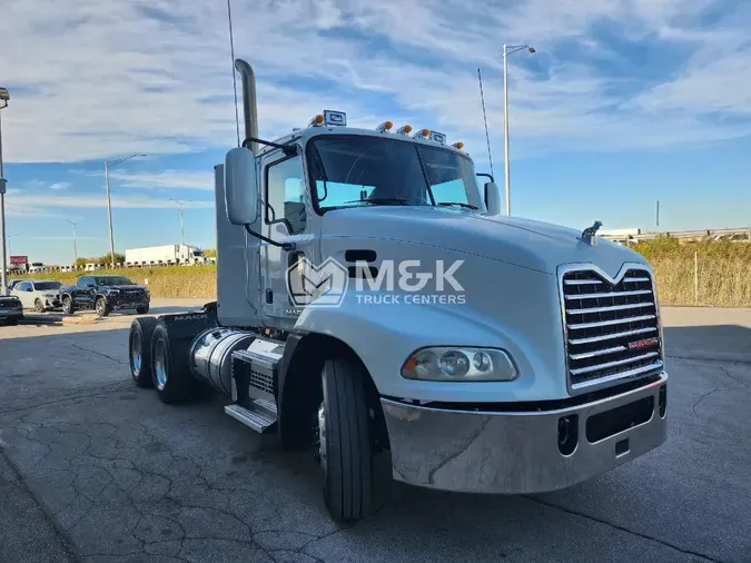 2018 MACK CXU613