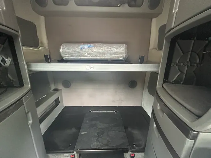 2021 Volvo VNL 860