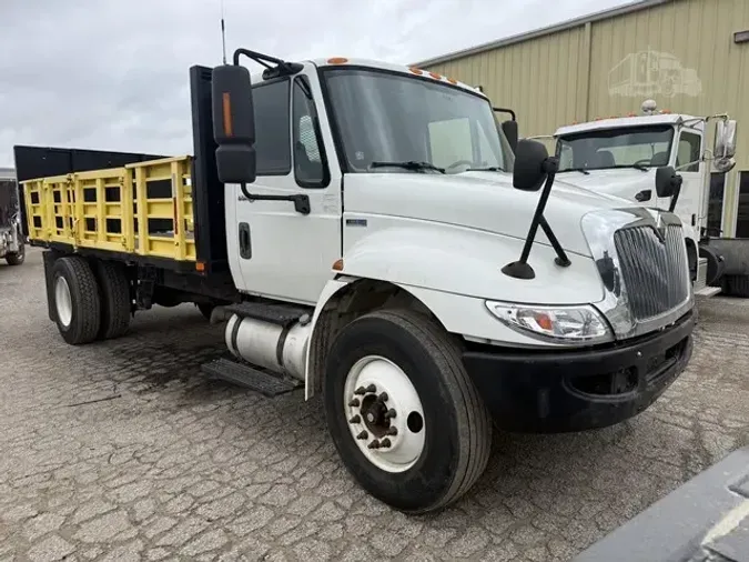 2012 INTERNATIONAL DURASTAR 4300