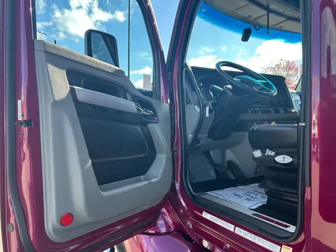 2022 Kenworth T680884f4e459c0d1072104379be85f1f9ab