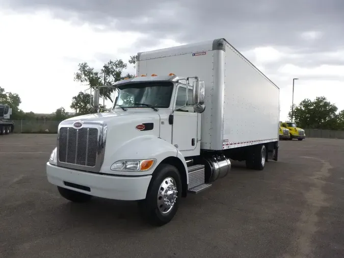 2021 Peterbilt 337
