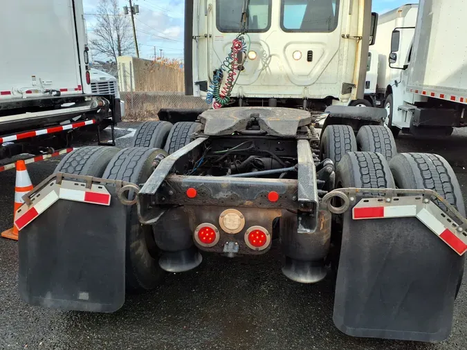 2018 FREIGHTLINER/MERCEDES CASCADIA 125