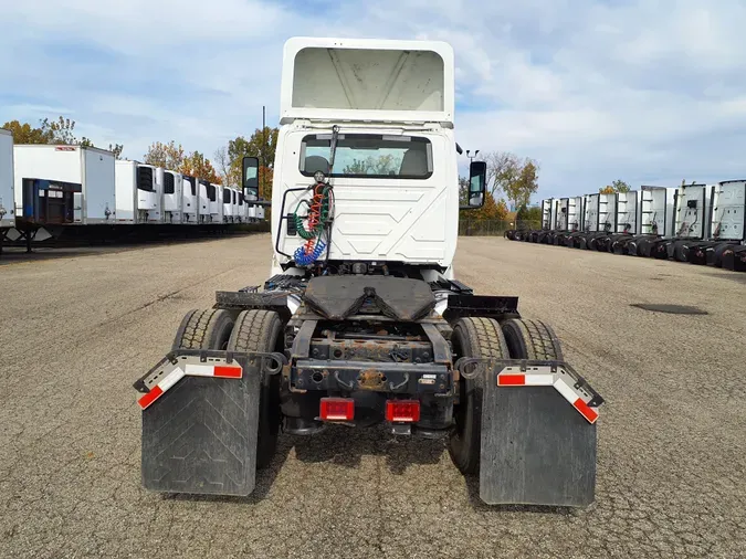 2019 NAVISTAR INTERNATIONAL RH613 DAYCAB S/A