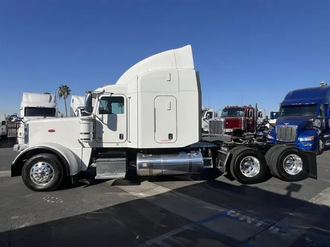 2018 Peterbilt 389