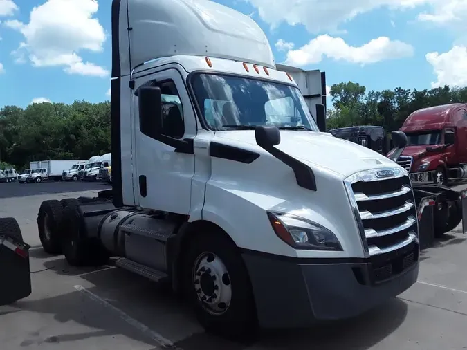 2019 FREIGHTLINER NEW CASCADIA 116