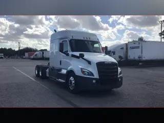 2020 Freightliner Cascadia 126