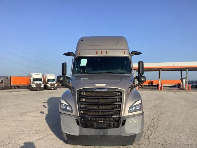 2022 Freightliner Cascadia 126