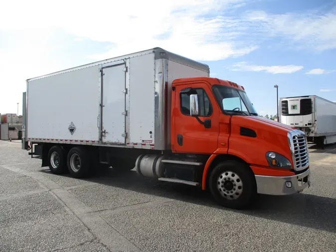 2018 FREIGHTLINER/MERCEDES CASCADIA 113