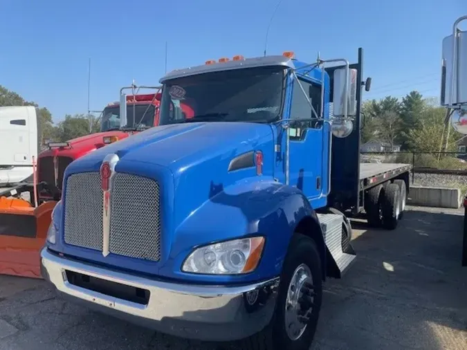 2022 Kenworth T370